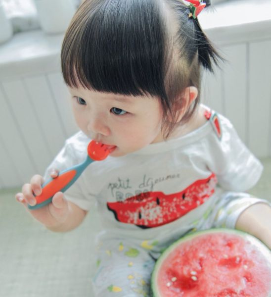 一颗西瓜能拍出怎样的儿童写真-8.jpg