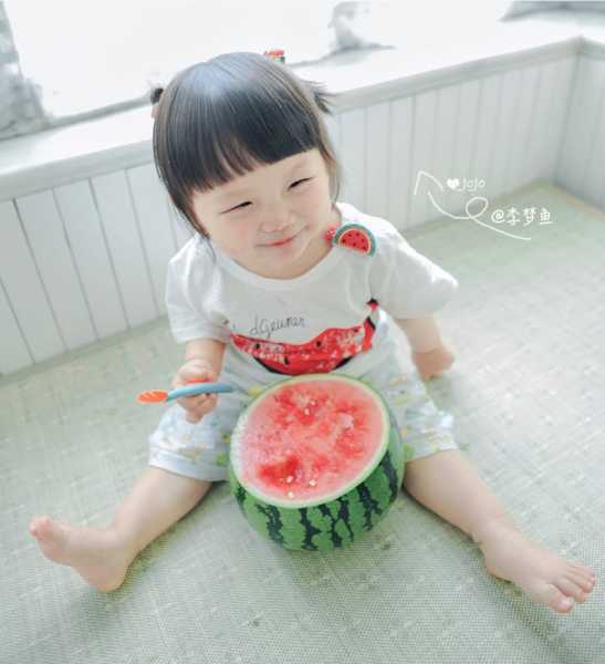 一颗西瓜能拍出怎样的儿童写真-7.jpg
