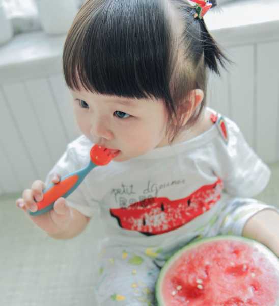 一颗西瓜能拍出怎样的儿童写真-8.jpg