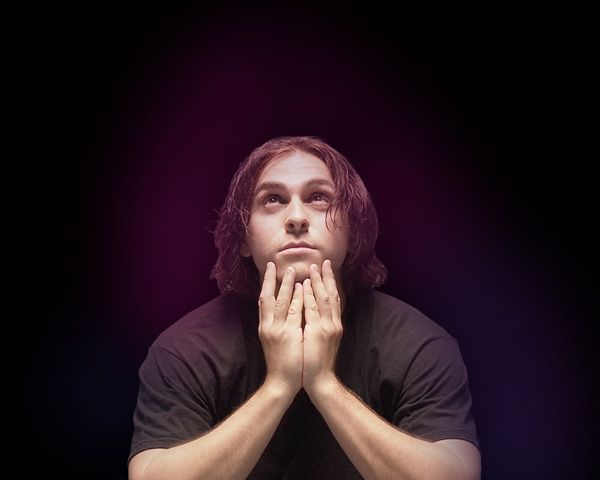 用PS CS5制作酷炫的抽象光线人物海报-8.jpg