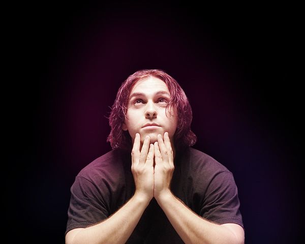 用PS CS5制作酷炫的抽象光线人物海报-11.jpg