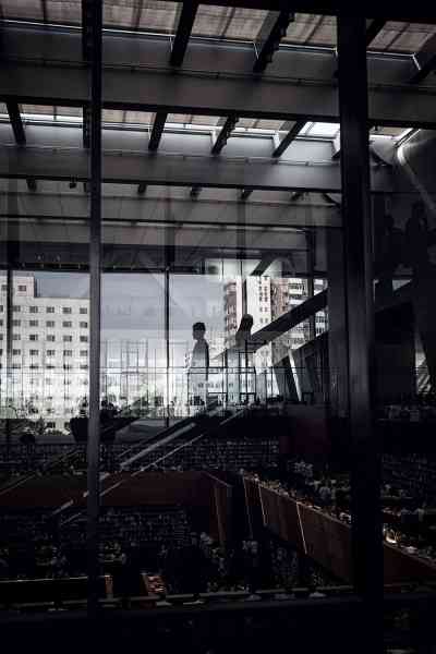 室内建筑摄影如何捕捉复杂光线与线条-2.jpg