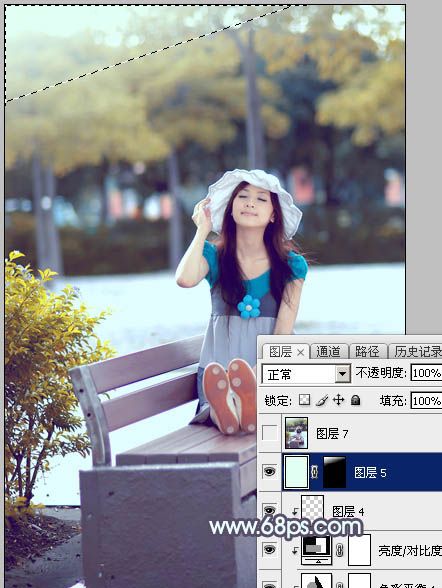 Photoshop将公园长凳上的美女图片调成秋季蓝-37.jpg