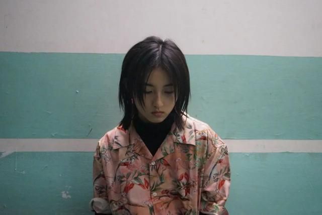 一拍照就面瘫？你该学学表情管理了！-36.jpg