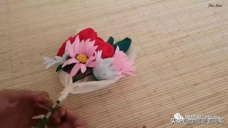 花束包装有何难？8种花艺包装教程分享给你，秒变花艺大师-21.jpg