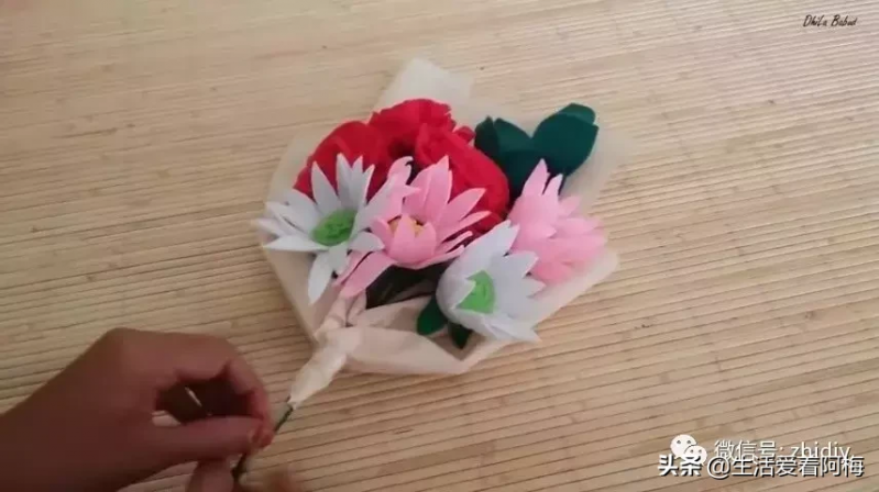 花束包装有何难？8种花艺包装教程分享给你，秒变花艺大师-24.jpg