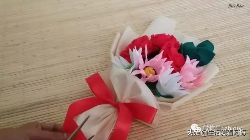 花束包装有何难？8种花艺包装教程分享给你，秒变花艺大师-35.jpg